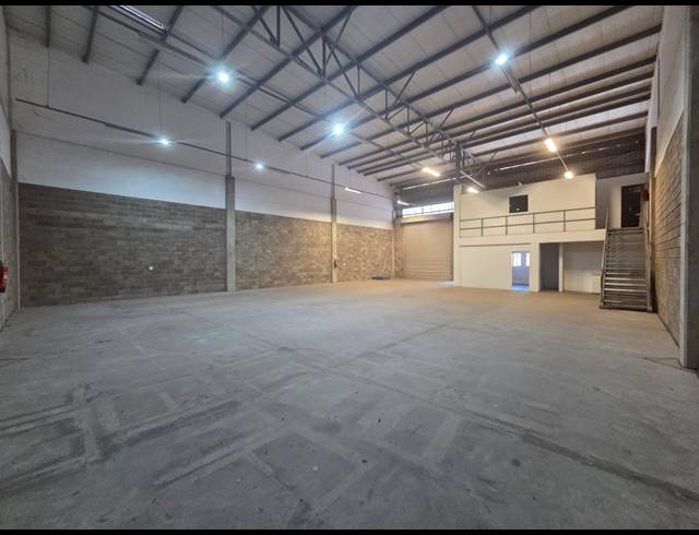 398M² WAREHOUSE TO LET IN MOUNT EDGECOMBE